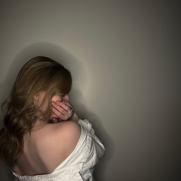 Meet your Posher, Olivia - Picture 1 of 1